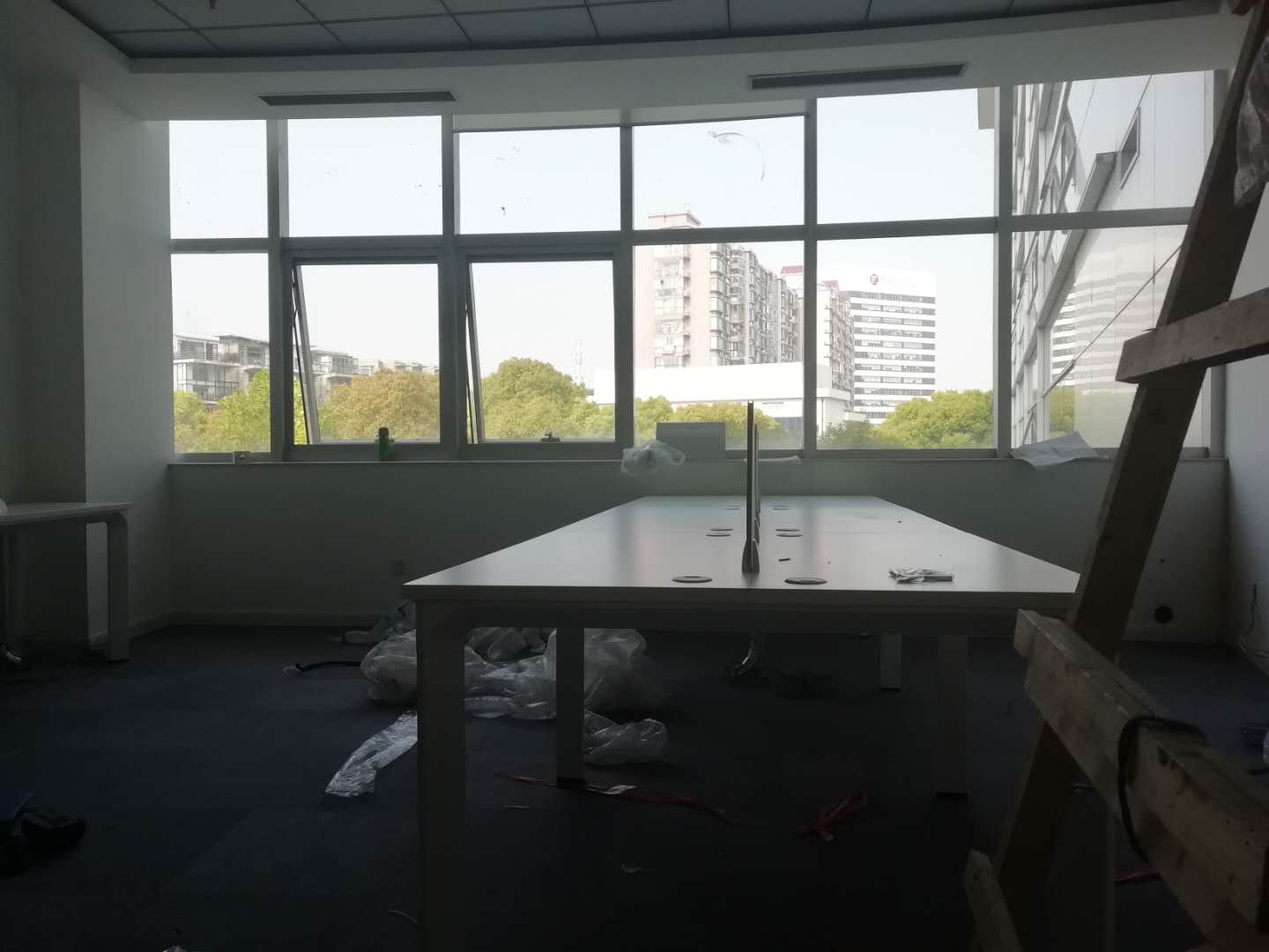 辦公區(qū)